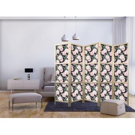 Japanilainen sermi - Peonies - Pink Flowers and Green Leaves on a Graphite Background