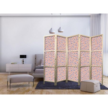 Japanilainen sermi - Giraffe Pattern - Colorful Animal Pattern in Blue-Pink Spots