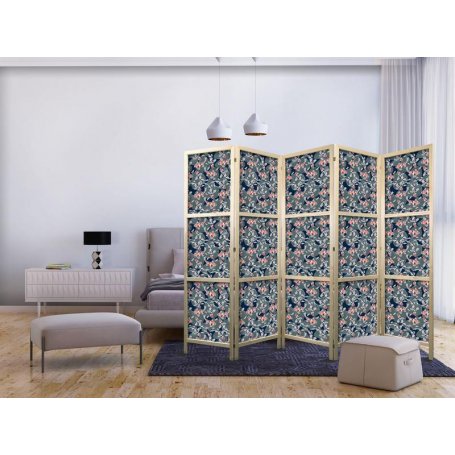 Japanilainen sermi - Fish Among Leaves - Colorful Koi Fish Among Dark Green Water Lily Leaves on a Navy Water Surface