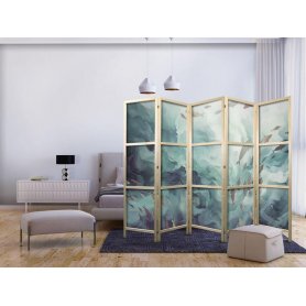 Japanilainen sermi - Escaping Fish - Very Fast Swimming Fish in Muted Colors Among Ocean Depths