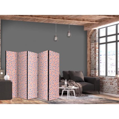 Sermi - Giraffe Pattern - Colorful Animal Pattern in Blue-Pink Spots