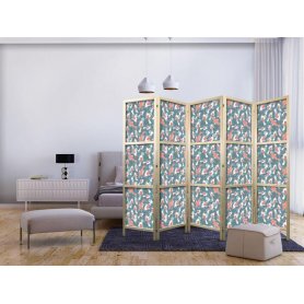 Japanilainen sermi - Oriental Pond - a Cluster of Japanese Fish Swimming in Crystal Clear Water with Flashes of Light